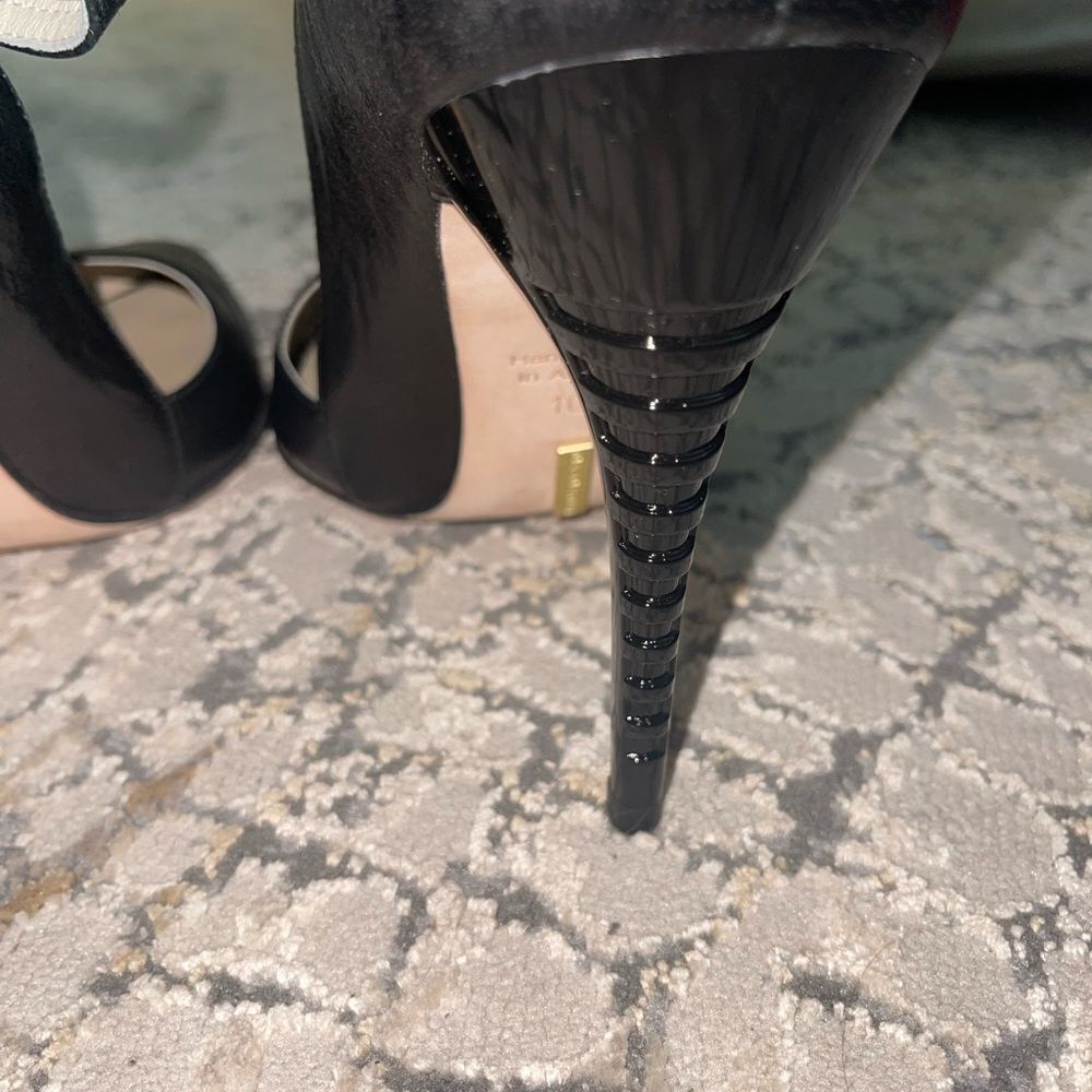 ✨BOGO FREE ✨Max Martin Heels - Picture 3 of 11